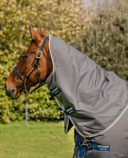 Amigo Bravo 12 Plus Medium/ 250G fra Horseware - animondo.dk - AARP72-KCSK-69