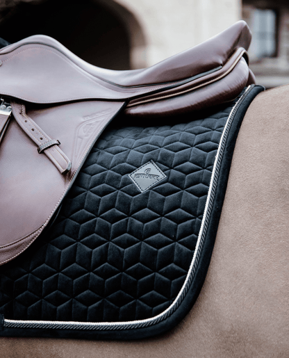 Dressurunderlag Basic Velvet fra Kentucky Horsewear - animondo.dk - 42589-32-DR-COB