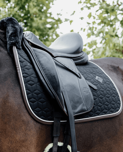 Kentucky - Skin Friendly Dressurunderlag - Sort - animondo.dk - 42468 - 01 - DR