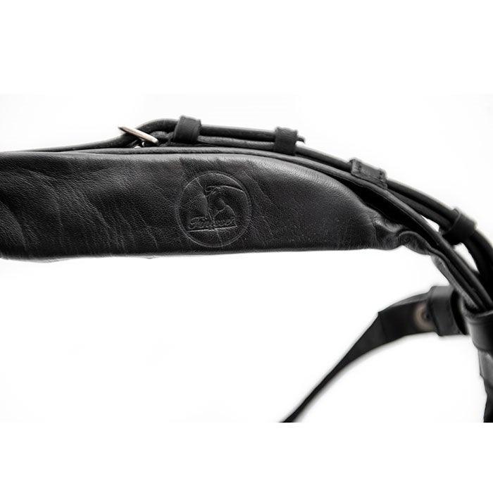 Finesse Bridles Cayenne Kandar, flad m. bredt næsebånd - sort/sort/lak/sølv - animondo.dk
