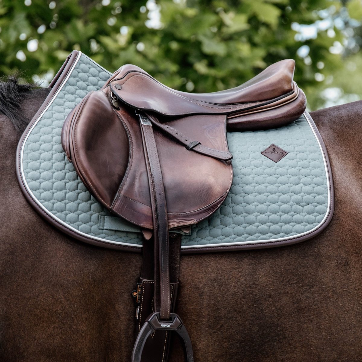 Kentucky Horsewear Classic Leather Springunderlag - Dusty green - animondo.dk